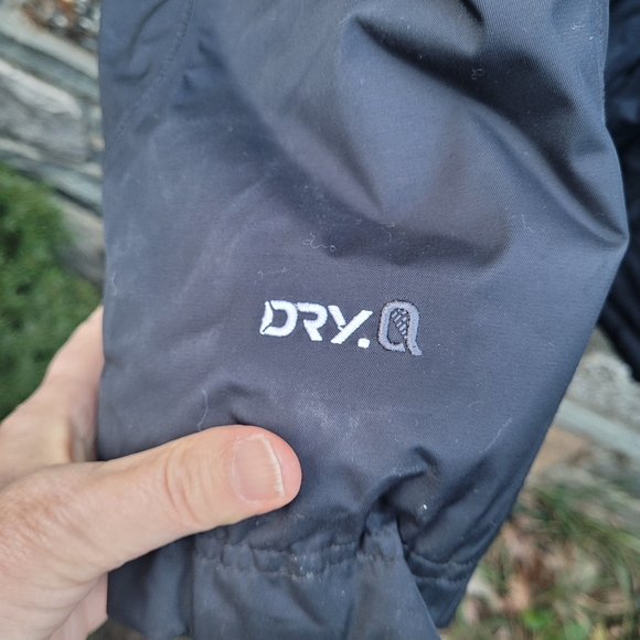 Mountain Hardwear Down Jacket  DryQ - Picture 9 of 16